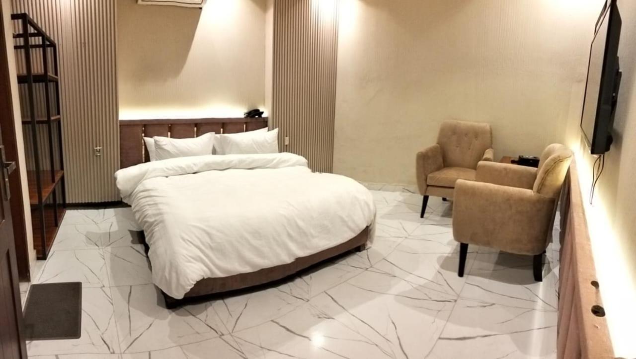Shelton Boulevard Hotel Lahore Eksteriør billede