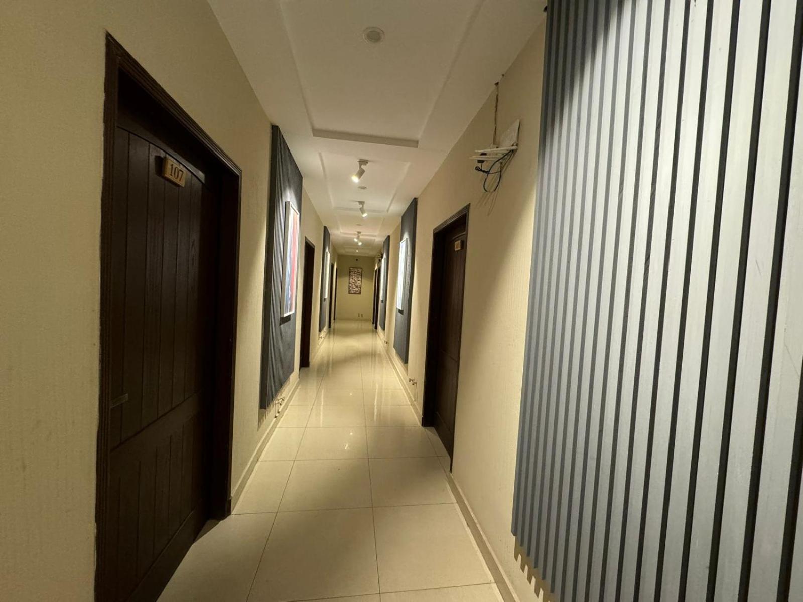 Shelton Boulevard Hotel Lahore Eksteriør billede