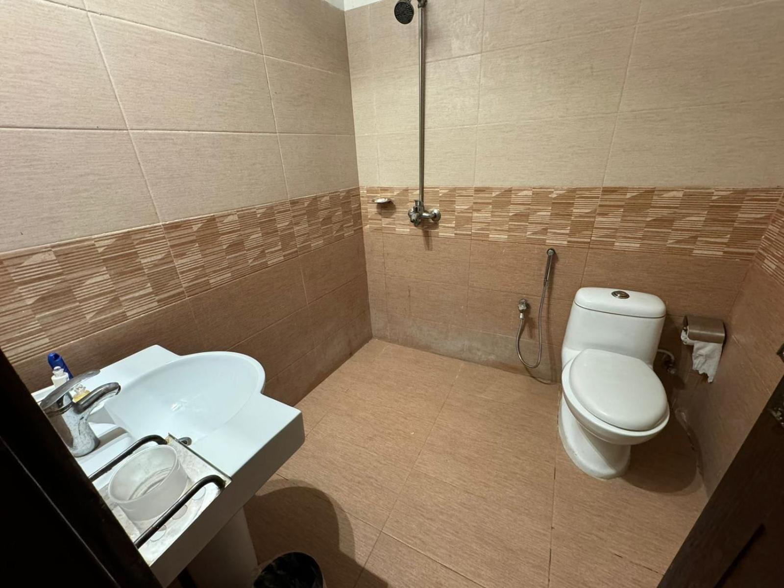 Shelton Boulevard Hotel Lahore Eksteriør billede